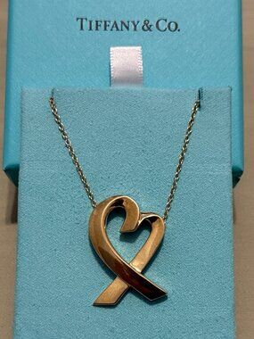Rare TIFFANY & CO. x Paloma Picasso XL Loving Heart 18k Necklace